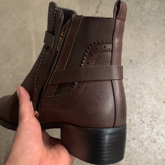 Women’s Western Zip Buckle Detail Flat Ankle Boot in Brown Faux Leather - Picture 12 of 16